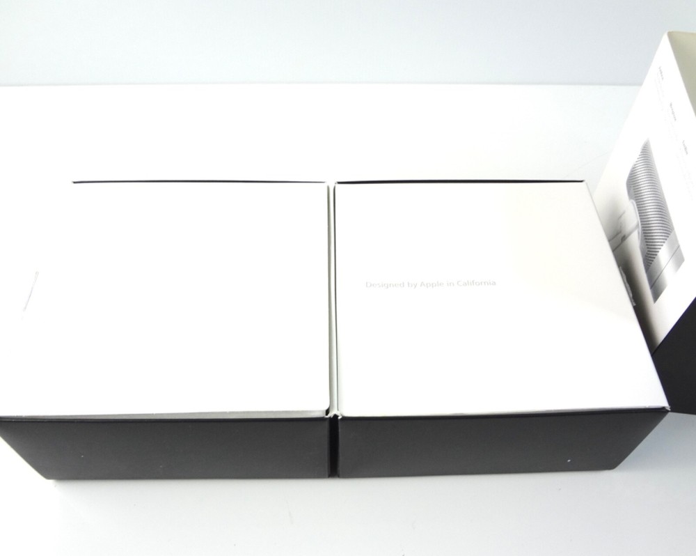 Apple iSight FireWire Video Camera BOXED PERFECT CONDITION ⭐️⭐️⭐️⭐️⭐