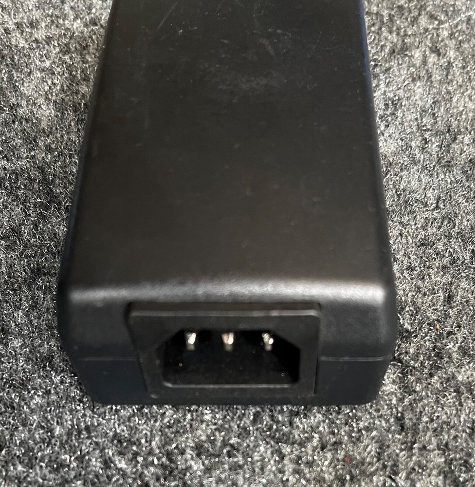 Extron P/2 DA2 Plus Versa Tools 2-Output VGA Distribution Amplifier w/IEC