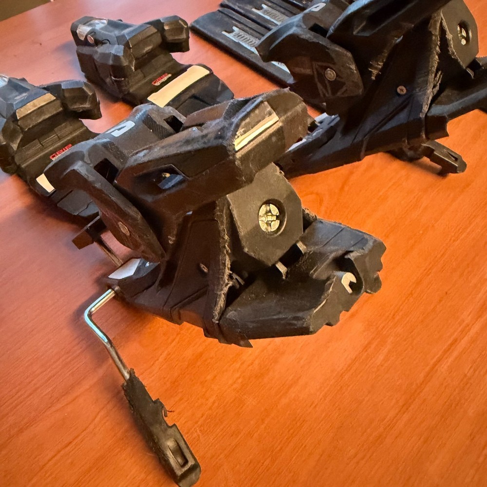 Salomon Strive 13 Demo Ski Bindings Black