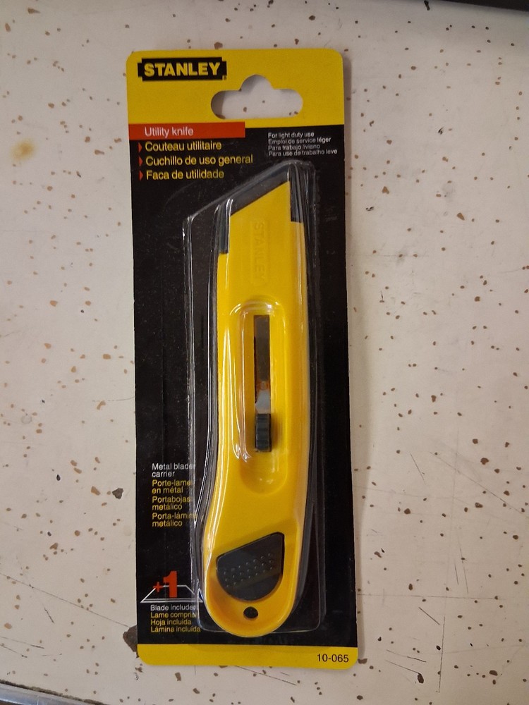 Stanley Utility Knife - Yellow Plastic