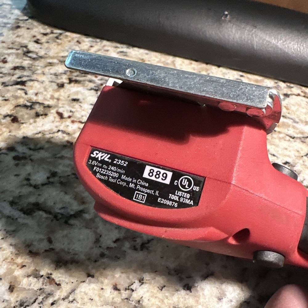 Skil Power Cutter Cordless 2352 Versatile Micro Saw Auto Sharp Tested Working
