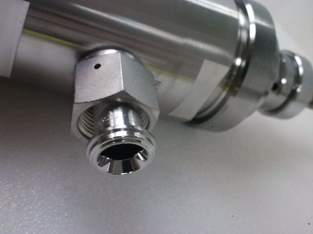 Tescom, 449-260-3RZ04 High Purity Regulator, Used