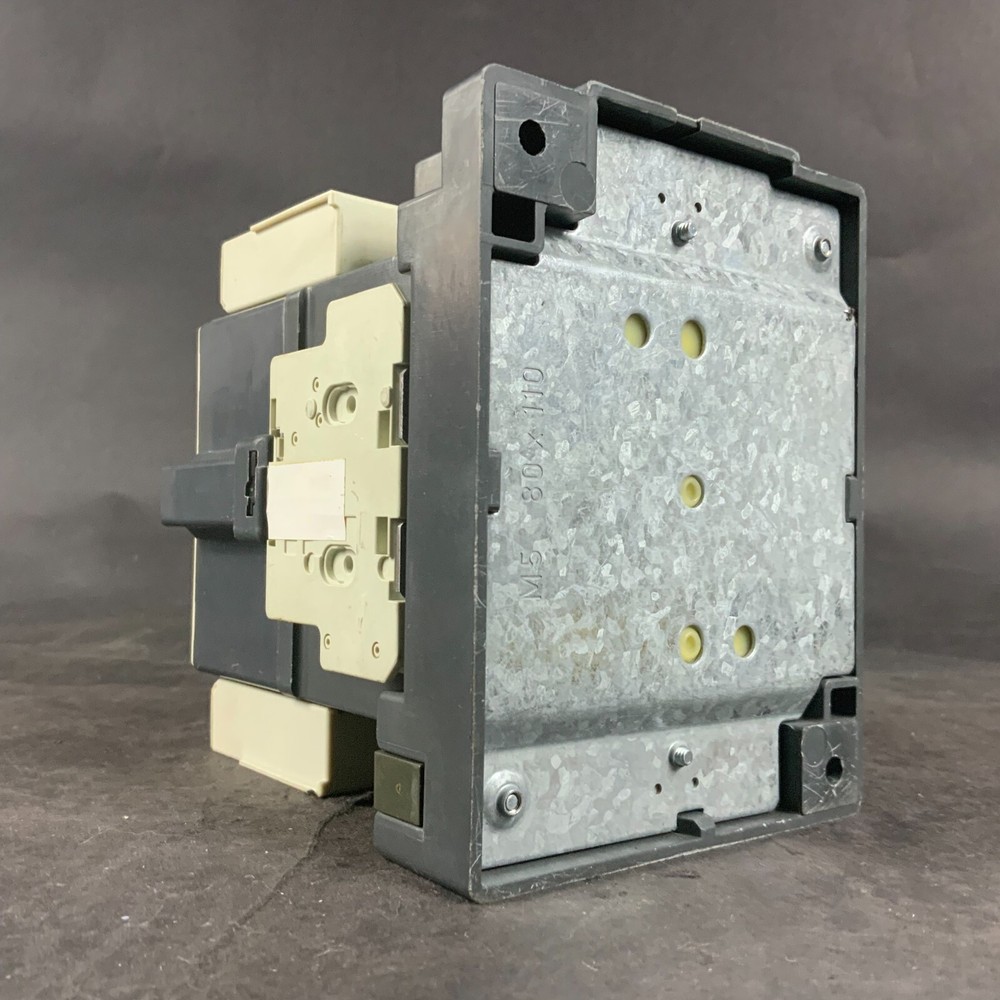 SIEMENS 3TF48 CONTACTOR ($130 OBO)