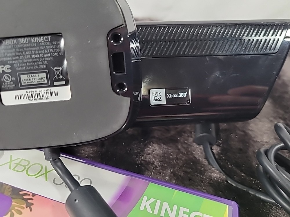 Xbox 360 Kinect Sensor 1414 With Kinect Adventures Game CIB