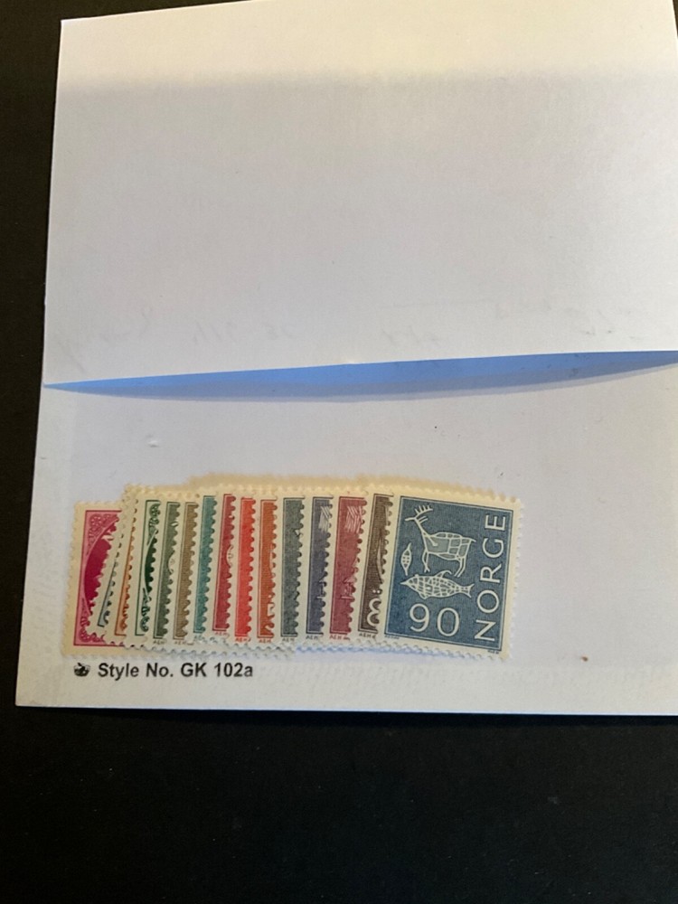 Norway Scott #416-30 never hinged
