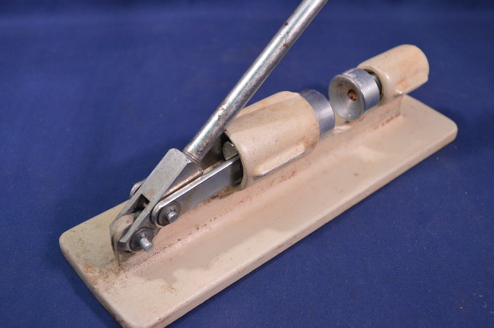 Cast Iron & Metal NutCracker,Nut Shell Cracker,Plastic Handle,C