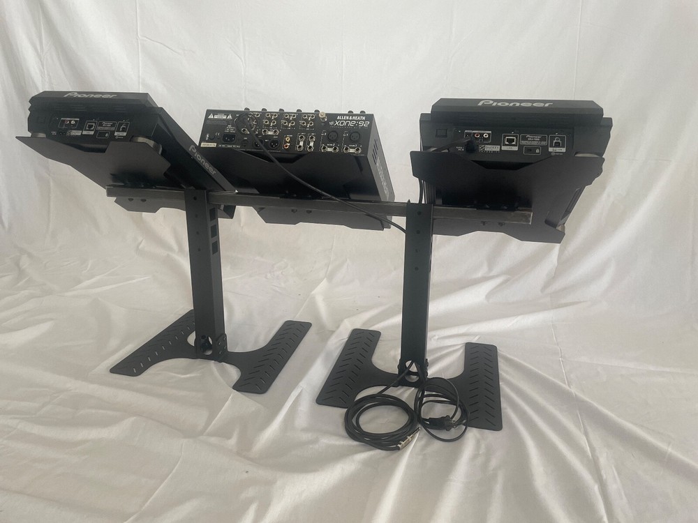 All-in-one Desktop DJ Workstation