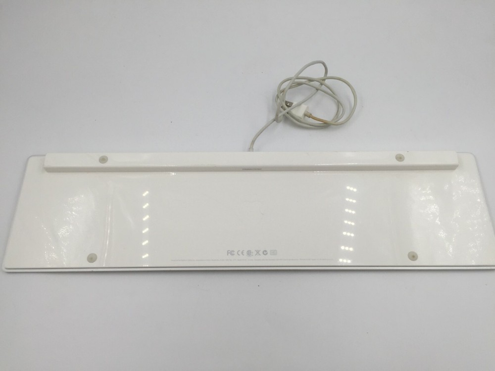 Genuine Apple A1243 Wired Mac Standard USB Keyboard w/ Numeric Keypad White