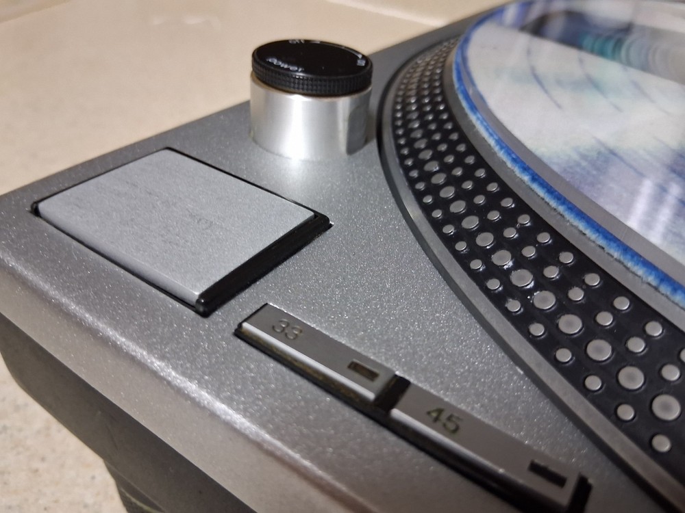 Technics SL1200Mk2 Turntable - Refurbished and Fully Functional