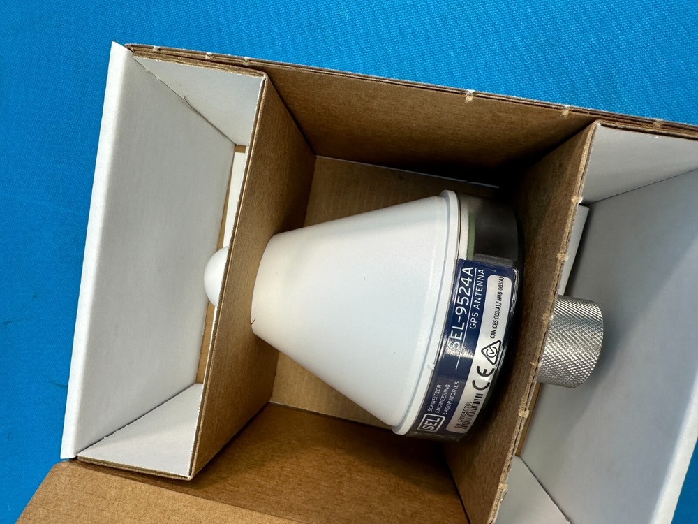 Schweitzer Engineering SEL-2407 Satellite Synchronized Clock 240700033