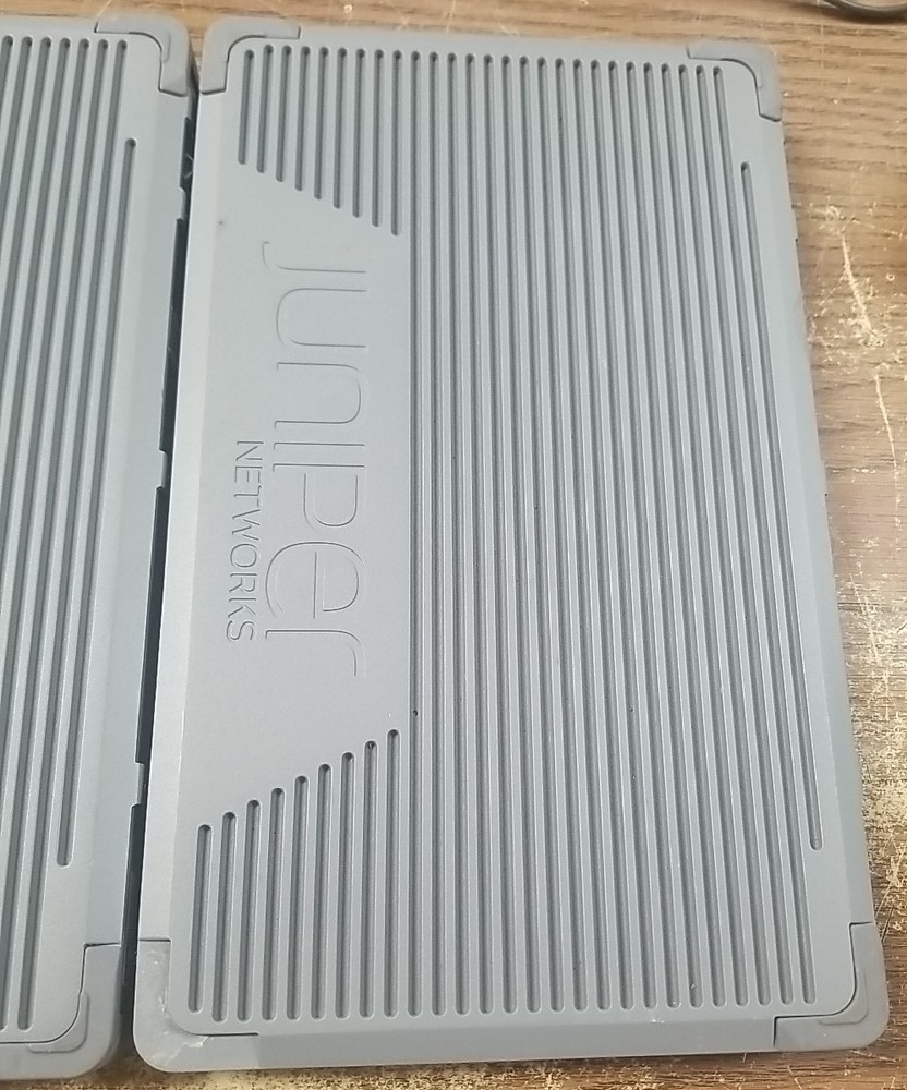(X2) Juniper Networks SRX300 Services Gateway