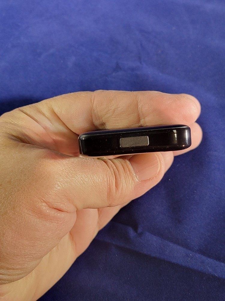 HTC HD Media Link Wireless HDMI Adapter - DG H200