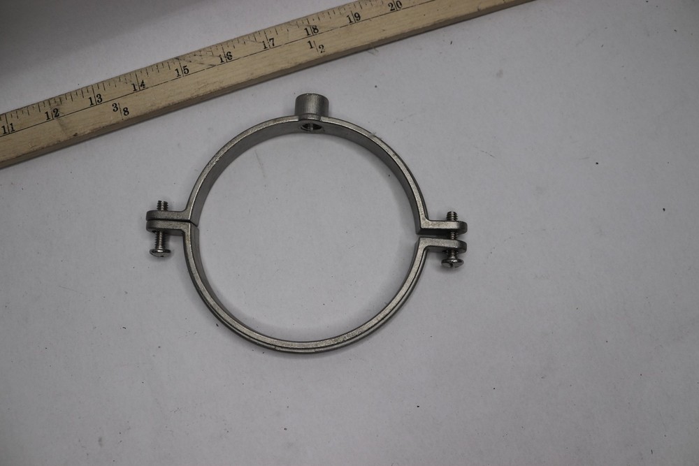 Nvent Caddy Split Ring Hanger Electro-Galvanized Cast Iron 4"
