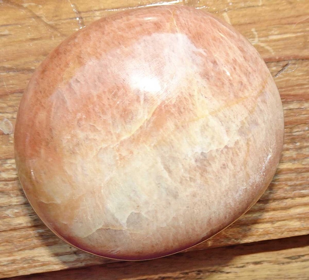 Peach Moonstone Pebbles - Madagascar sc746e