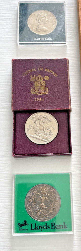 Assorted Bundle Uncirculated British Commemorative Crowns & Coins Inc Cigar Box