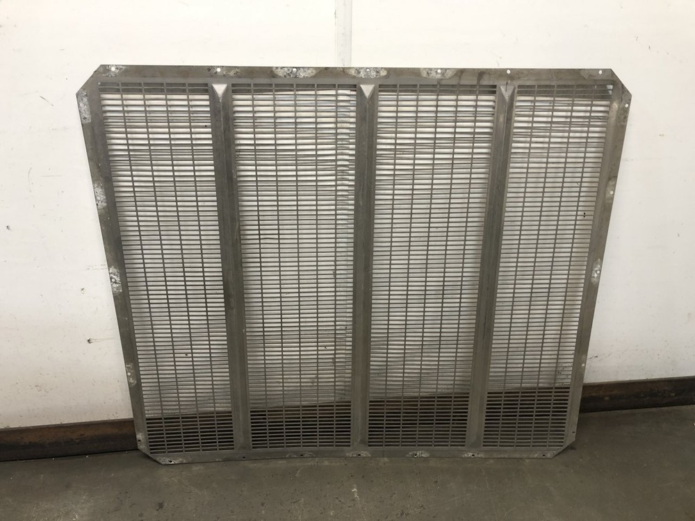 1987-2008 Peterbilt 379 Grille - Used