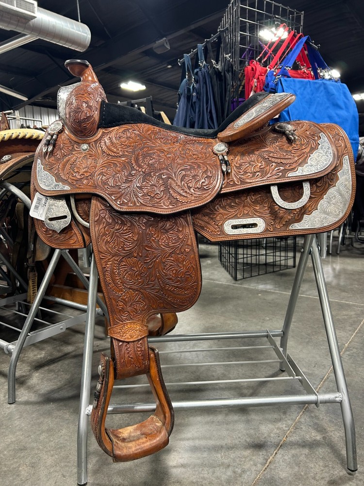 CHAMPION SHOW SADDLE ~ Super nice condition