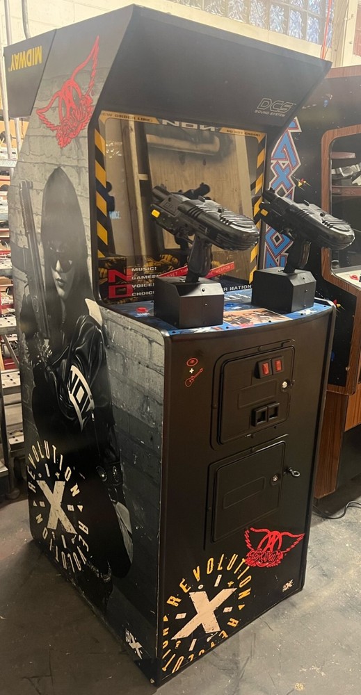 MIDWAY REVOLUTION X ARCADE MACHINE 1994