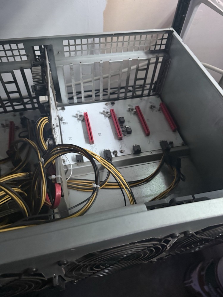 Octominer X8 ULTRA Plus 3000W High spec mining rig