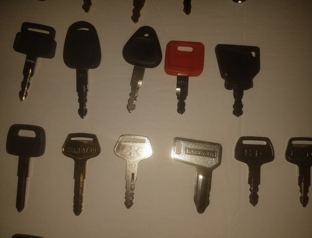 (21) Heavy Equipment Operator Keys Supervisor Keys Construction Key