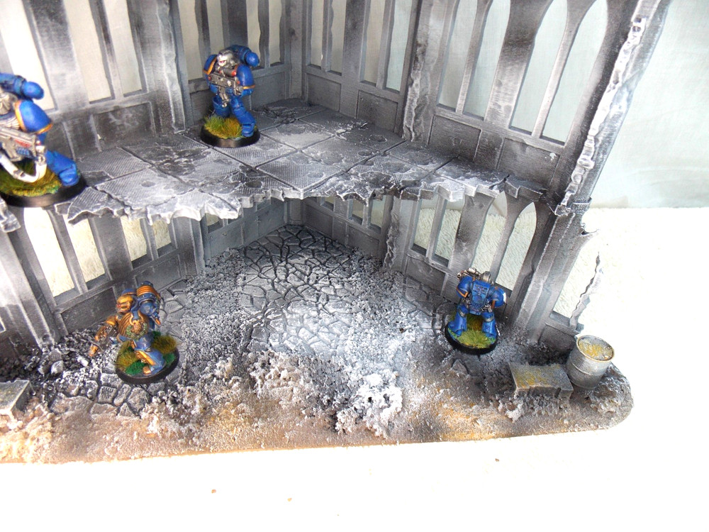 WARGAMING TERRAIN PAINTED ADVANCE ORDER BUILDING/DISPLAY STAND