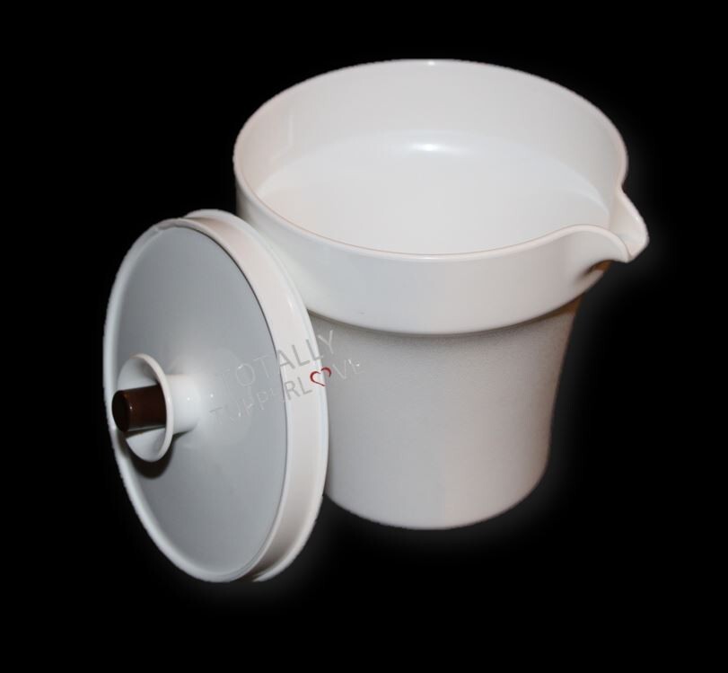 Tupperware Creamer Pitcher Push-Button White & Brown 1210 EUC ❤️