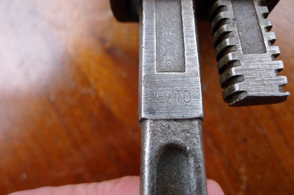 VTG PEXTO 8" PIPE WRENCH
