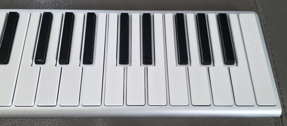 CME Xkey 37-Key USB Keyboard MIDI Controller and Case