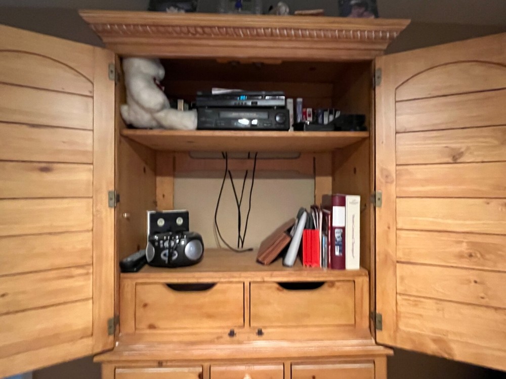 COLONIAL SOLID PINE ARMOIRE/TV 