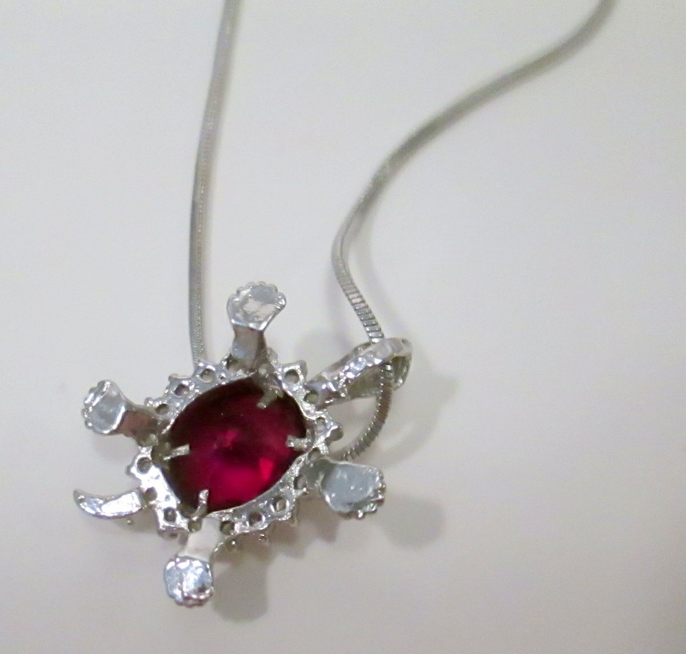 Red & White Rhinestone and Silver Tone Turtle Pendant Necklace Untested