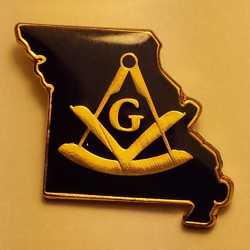 MISSOURI STATE SQUARE & COMPASS PAST MASTER LAPEL PIN