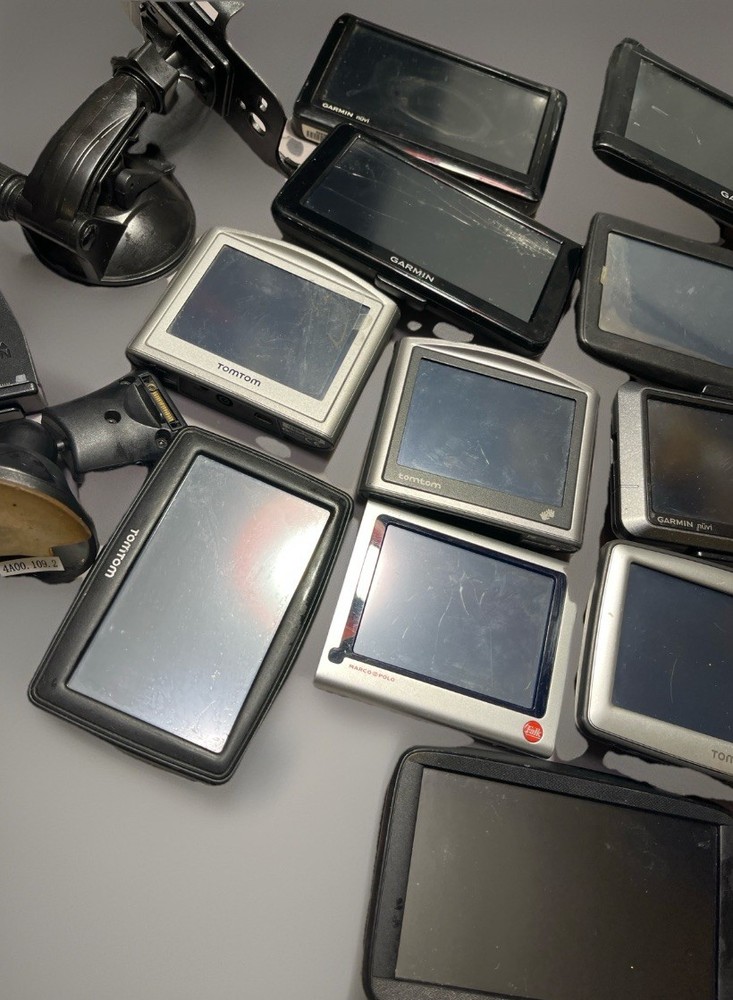 Bundle Sat Nav: TomTom, Garmin, Navman Working. With SD cards, 14 pieces