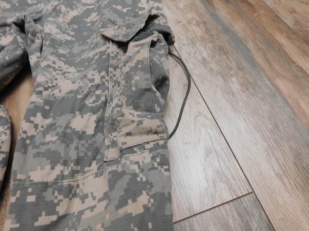 US ARMY ACU PANTS SIZE SMALL - SHORT