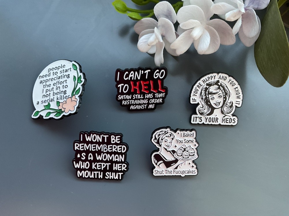 £5 Bundle..Novel and Fun Larger Sized Pin /Brooches