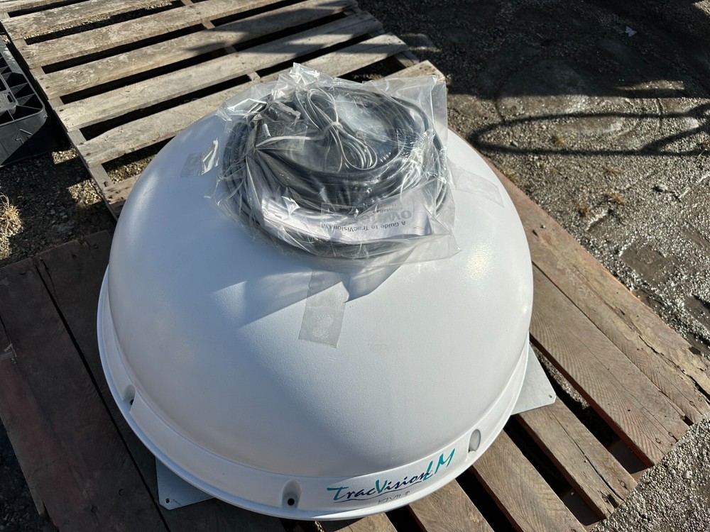 KVH TracVision LM Antenna White with manual and cords