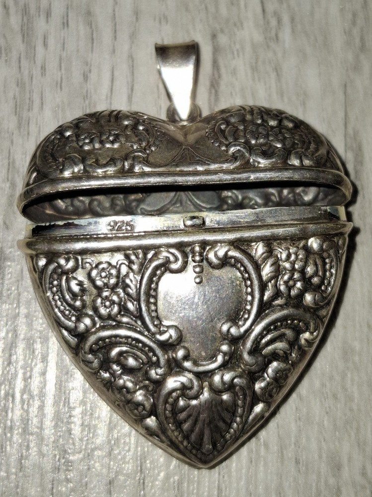 Vintage Sterling Silver vesta case