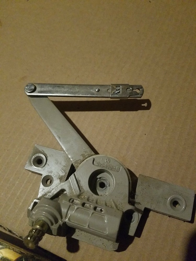 Anderson Casement Windows Roto Operator With Cower and Handle Left