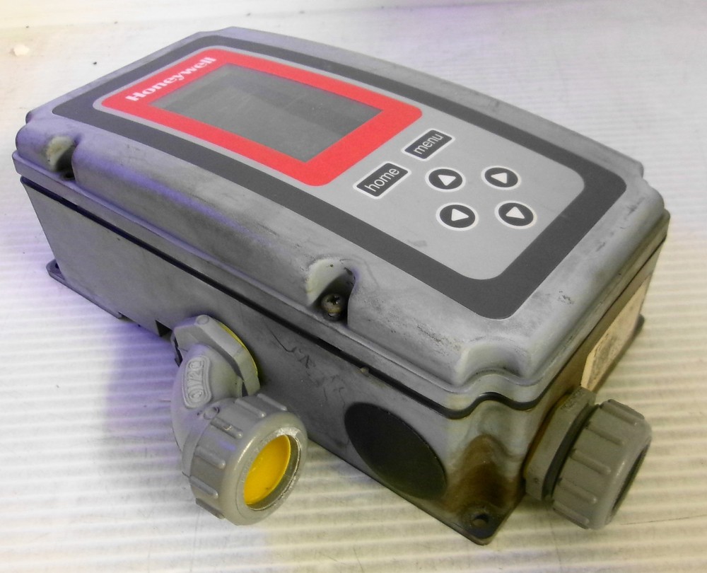 Honeywell T775B2024 Temperature Controller 24VAC