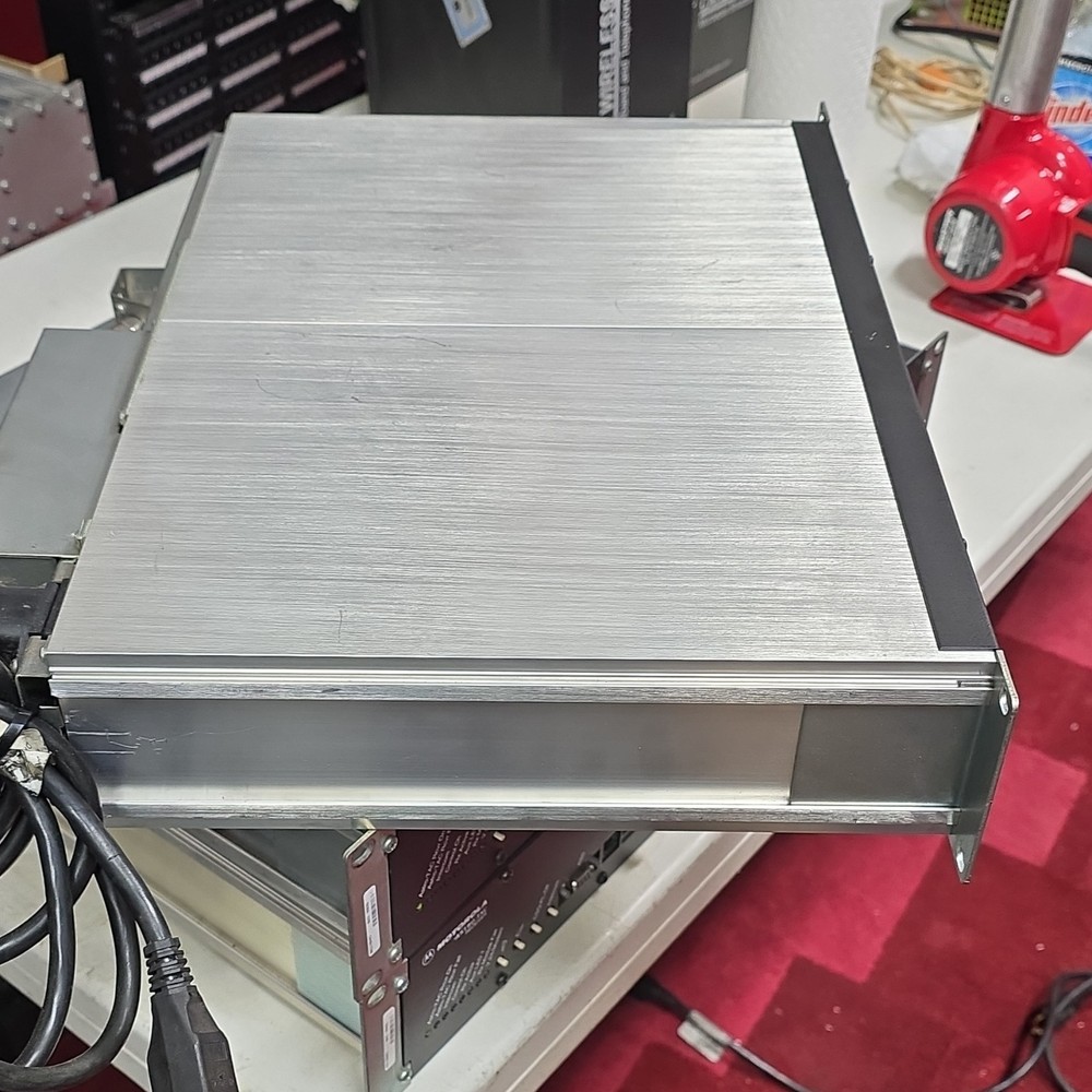 Motorola T5589A Base Station Receiver Rackmount Unit