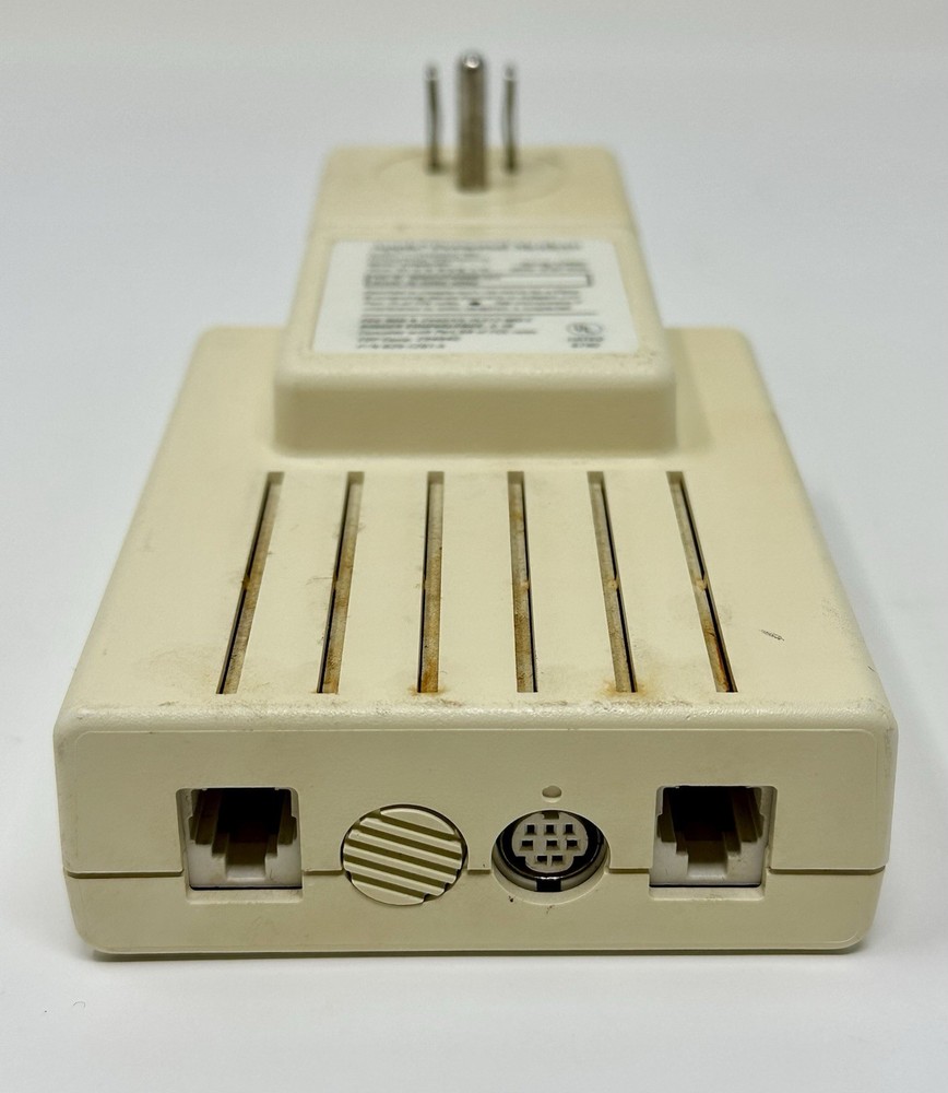 Apple Personal Modem 300/1200 Model A9M0304