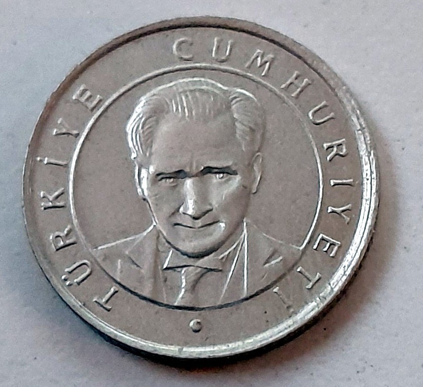 Turkish Coin : 25 Yeni Kurus : 2005  .