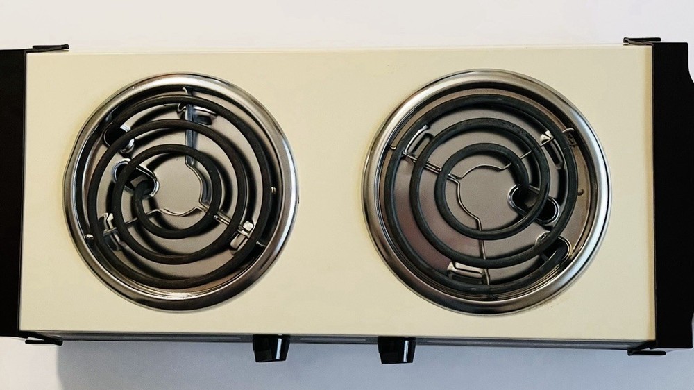 Vintage Munsey Table Top Two Burners Buffet Range - Model 702.