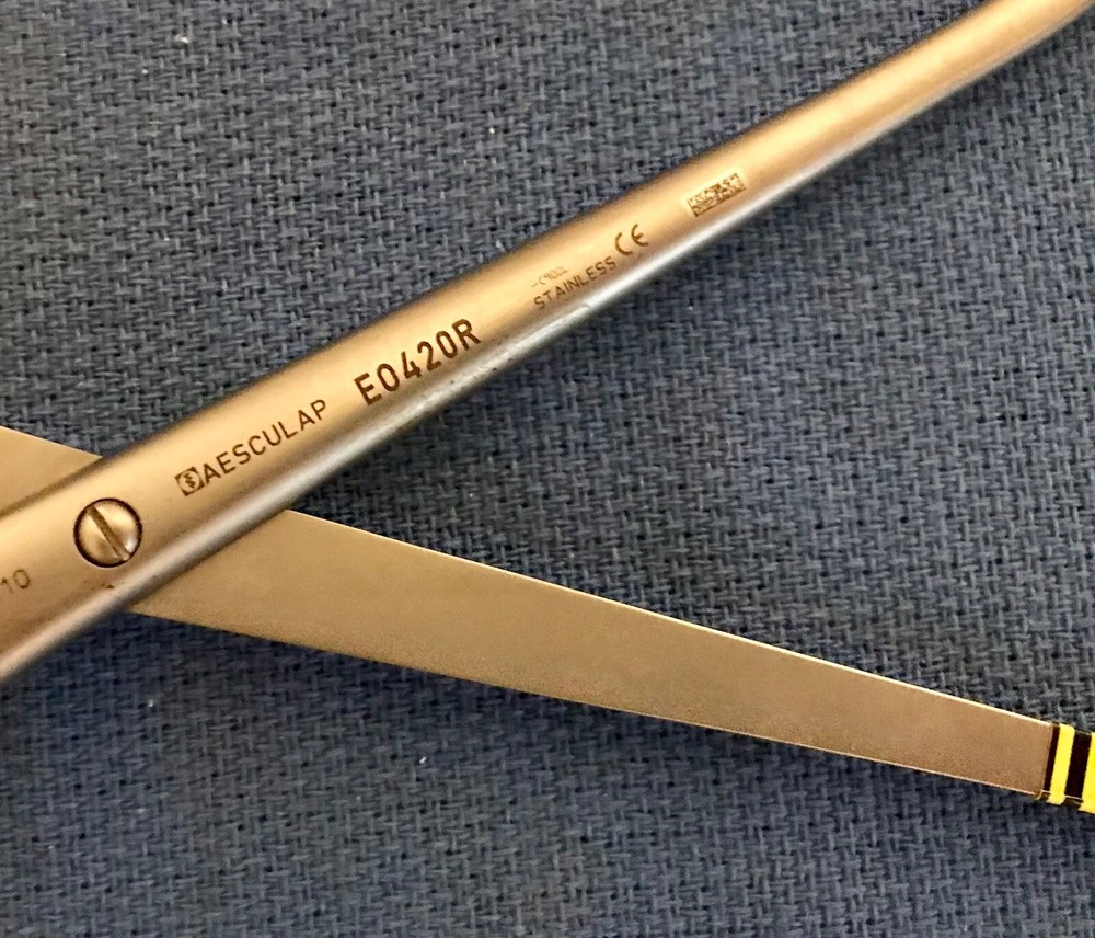 Aesculap EO420R Collins Uterine elevating forceps. GC, guaranteed.