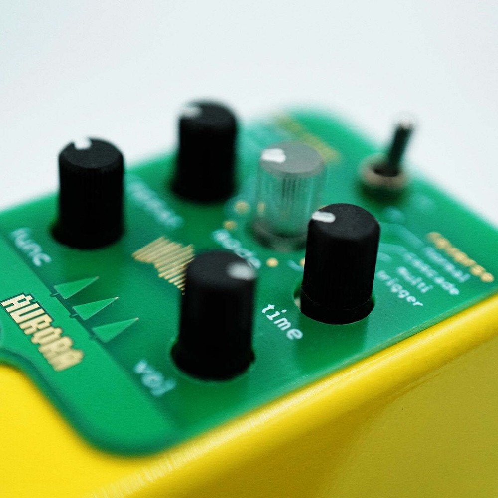 Bananana Aurora 8-Mode Pitch Shift Delay Pedal