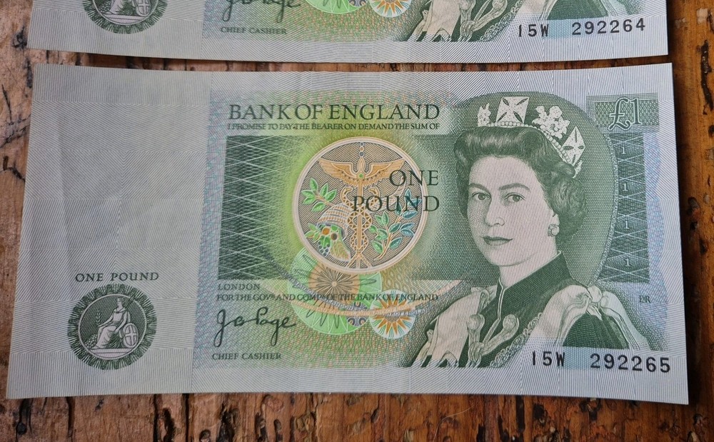 UK One Pound Note Jo Page X 3 Consecutive Numbers
