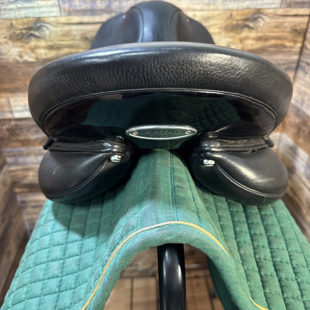 18" Stubben Centurion Dressage Saddle