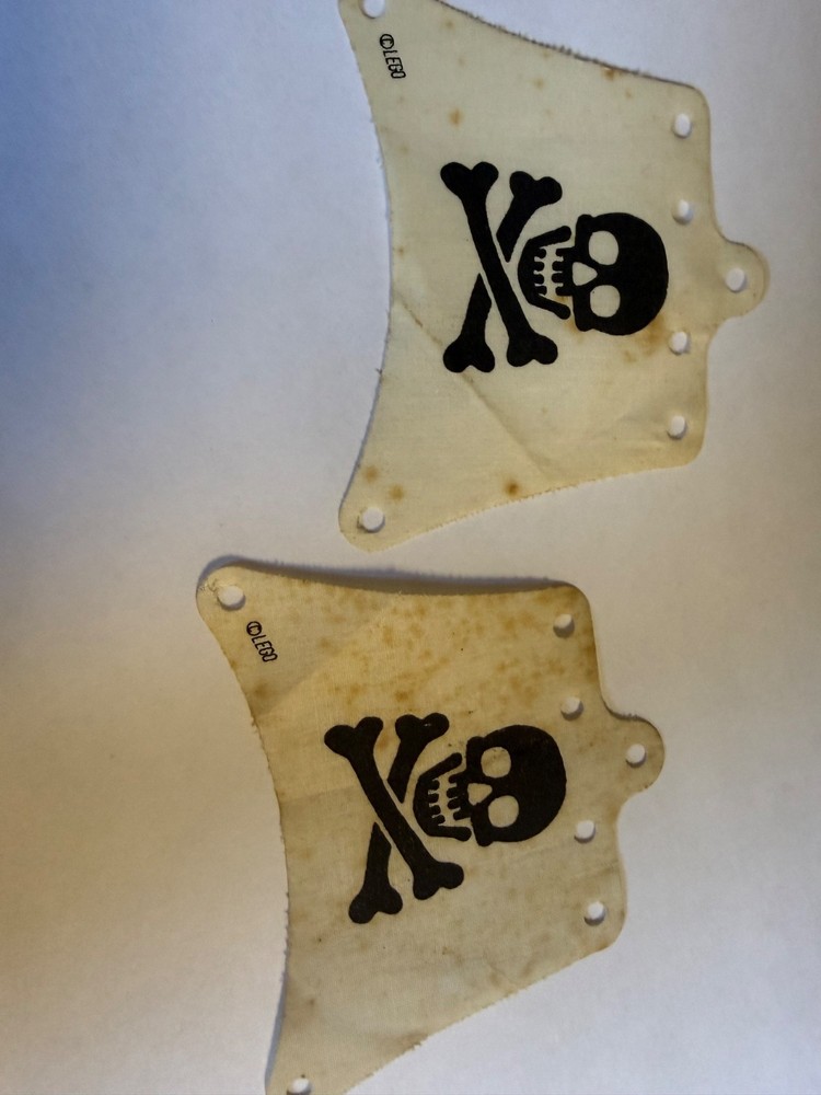 bundle of lego flags - special request bundle order : Teepees and Skull flags