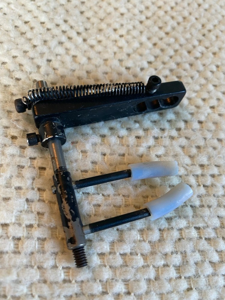 Dual Prong Flipper Rest