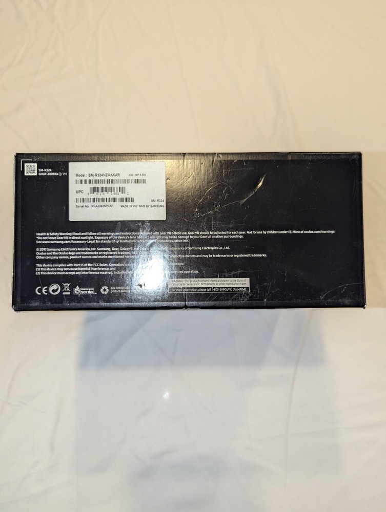 Samsung Gear VR SM-R324 With Controller