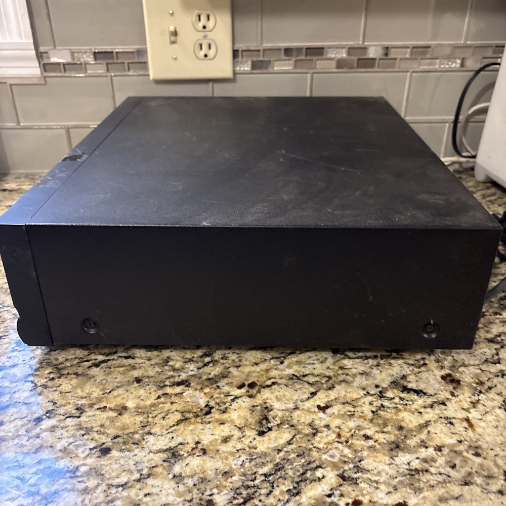 Harman Kardon FL 8370 5 Disc CD Player. Works Read